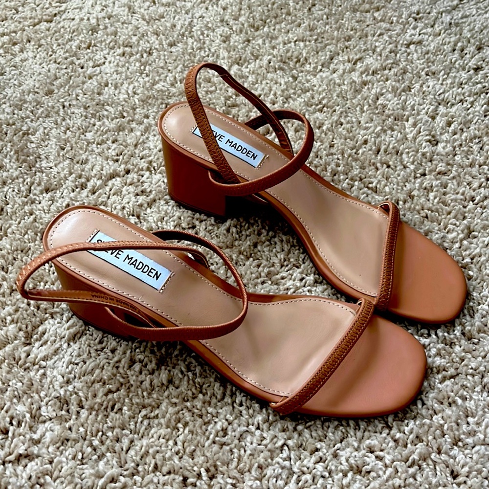 Steve Madden Beige Block Heel Sandals 7.5M